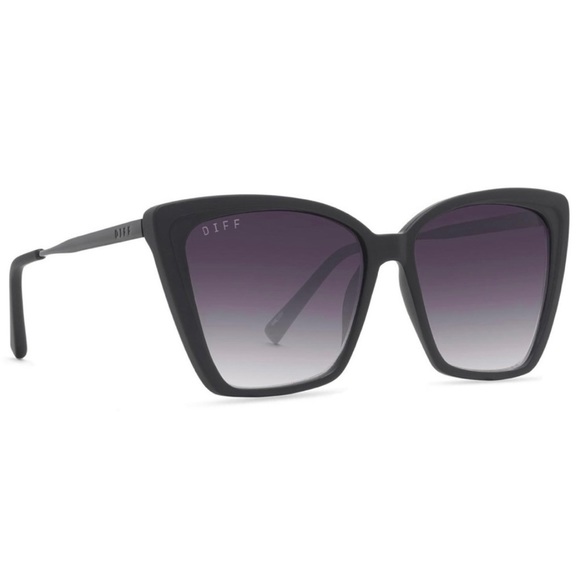 DIFF Heidi Sunglasses Matte Black Frame Grey Gradient Lenses Sharp Cat Eye NIB - Picture 15 of 16